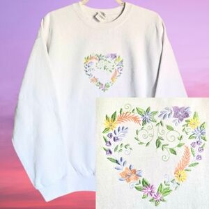 💐Embroidered Vintage Floral Heart Sweatshirt💐